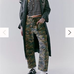 Free people we the free moxie printed low slung barrel jeans